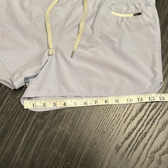 Vuori Women’s Clementine Short 2.0 4” Inseam in Periwinkle, Size Large - Picture 9 of 14